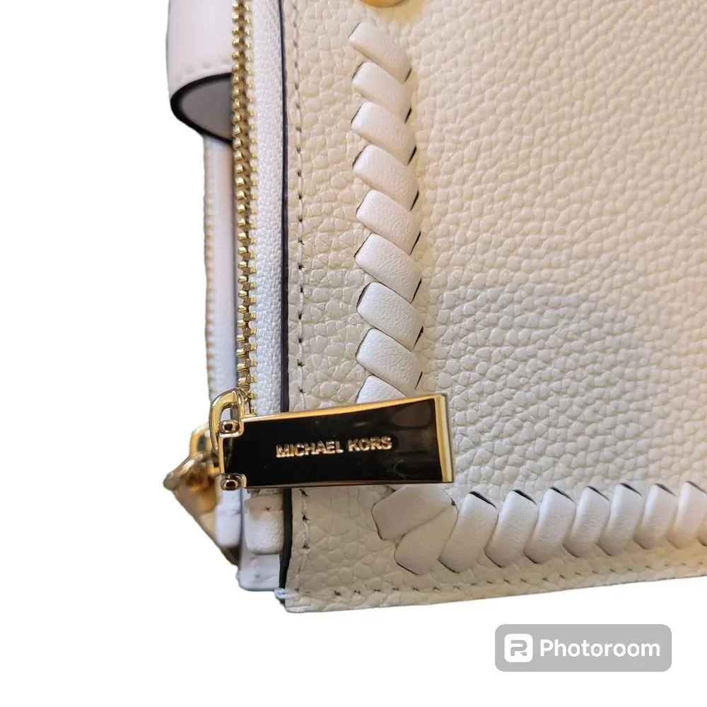 NWT Michael Kors Optic White Wristlet